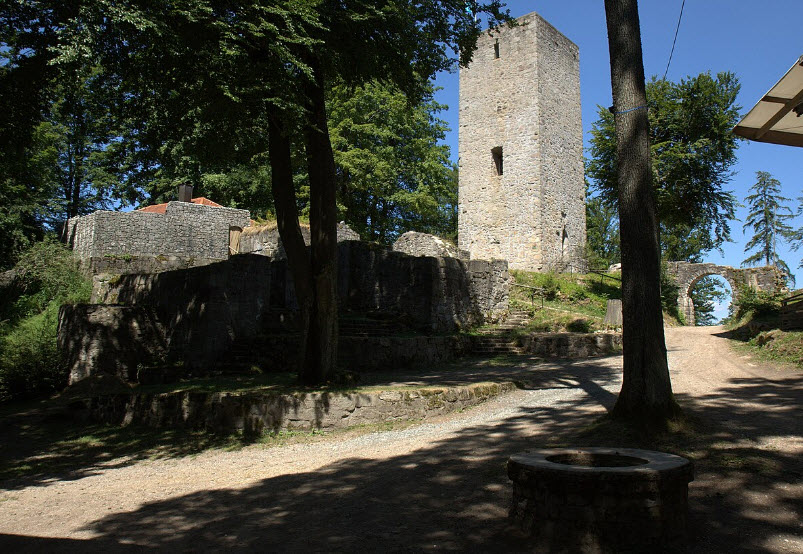 Burgruine Schwarzenburg, Germany